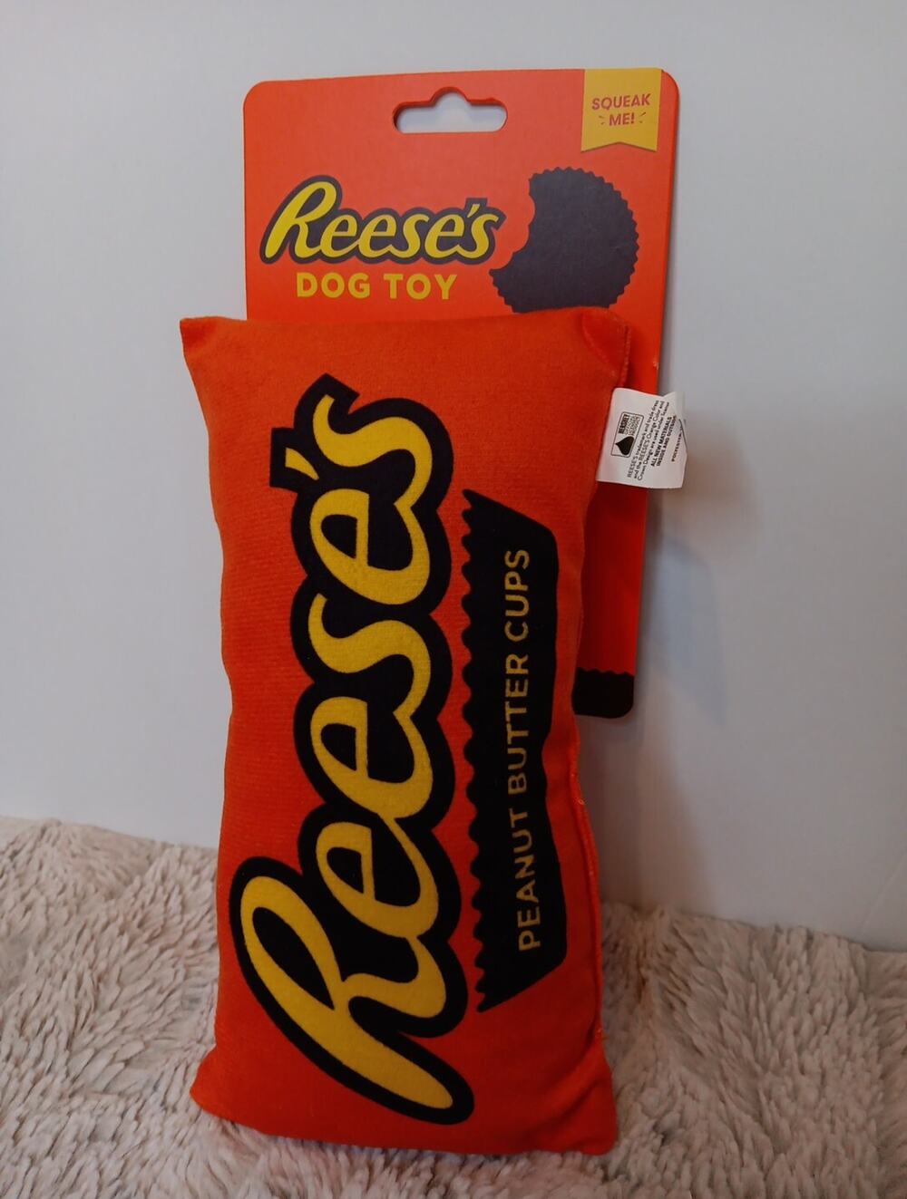 NEW Reese's Peanut Butter Candy Themed Dog Crinkle Chew Toy Squeaker